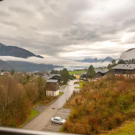 Einraum Mit Berg- Und Seeblick アパート *
