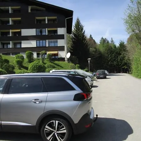 Einraum Mit Berg- Und Seeblick 아파트