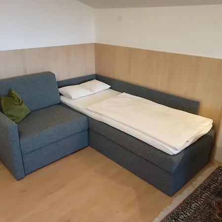 Einraum Mit Berg- Und Seeblick Appartement